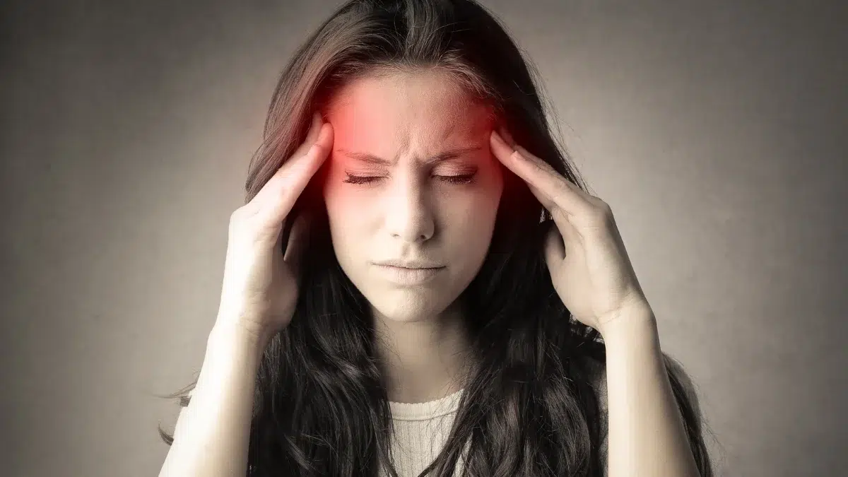 does glaucoma cause headaches