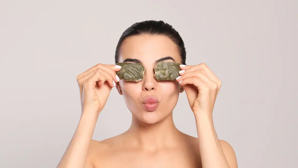 do tea bags help puffy eyes