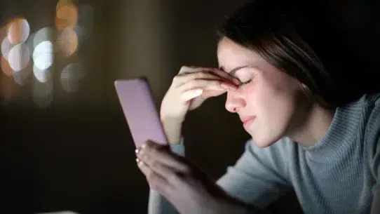 symptoms of night blindness